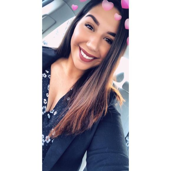 Meet your Posher, Laura - Picture 1 of 1